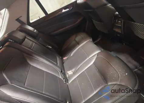 2013 Mercedes-Benz Ml 350 4Matic z USA, uszkodzony, nr VIN 4JGDA5HB7DA202427